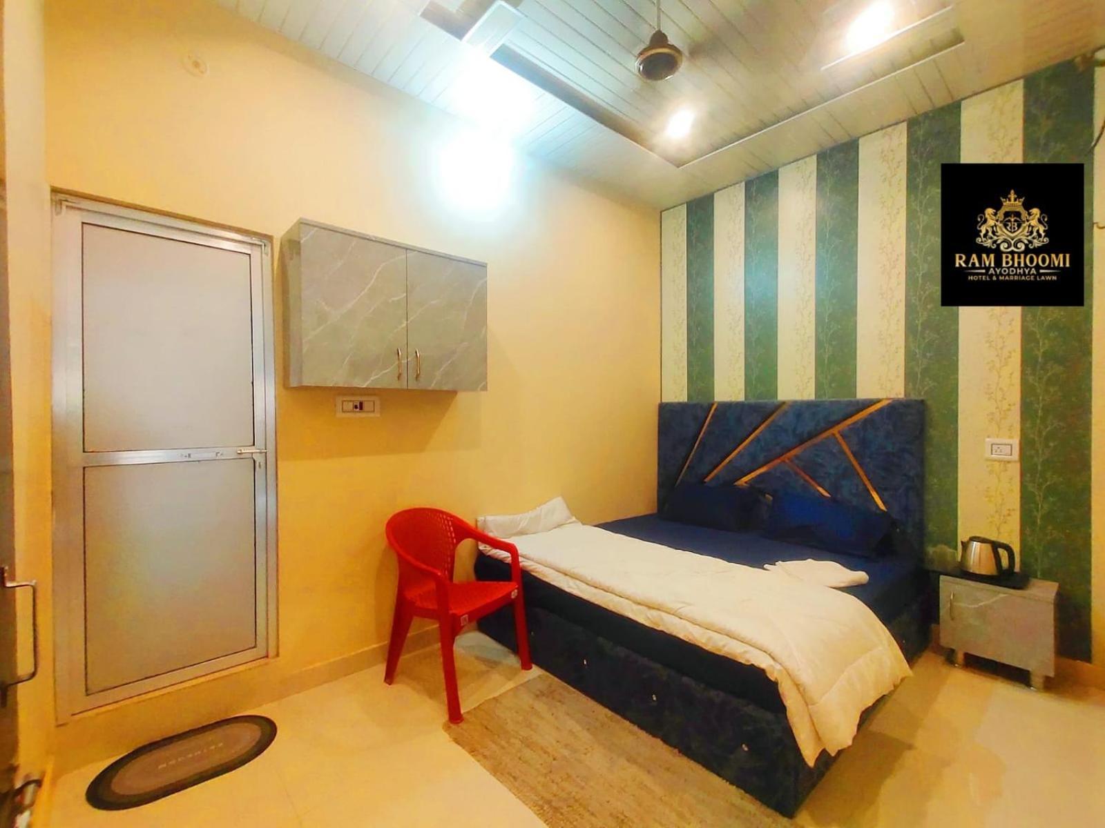 Hotel Rambhoomi Ayodhya Bilik gambar